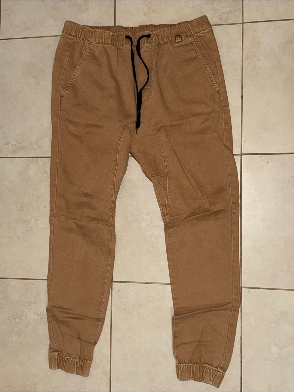 Men's Slim Fit Drawstring Joggers in Tan
